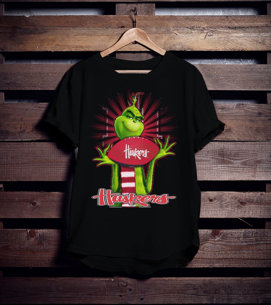 Grinch Holding Huskers Football Nebraska Cornhuskers T-Shirt