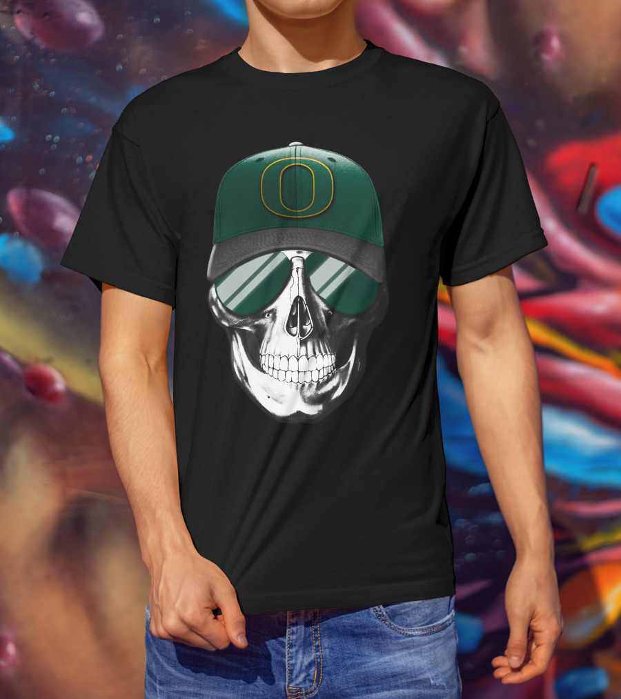 Oregon Ducks Skull With Green Hat And Reflective Glasses T-Shirt