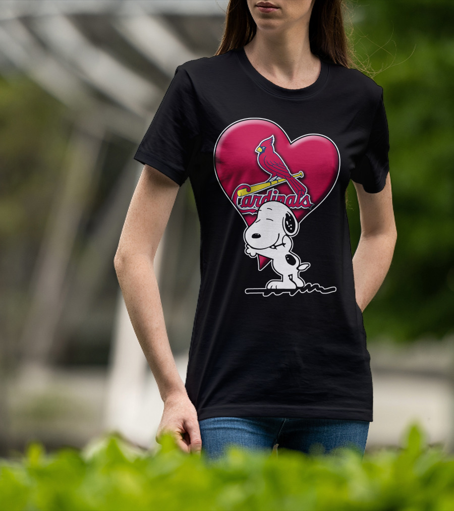 Snp V1 St. Louis Cardinals Heart With Snoopy Hugging T-Shirt