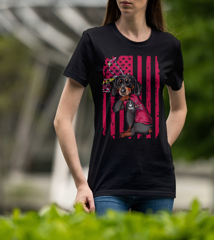 Dachshund St. Louis Cardinals I Love Mom T-Shirt