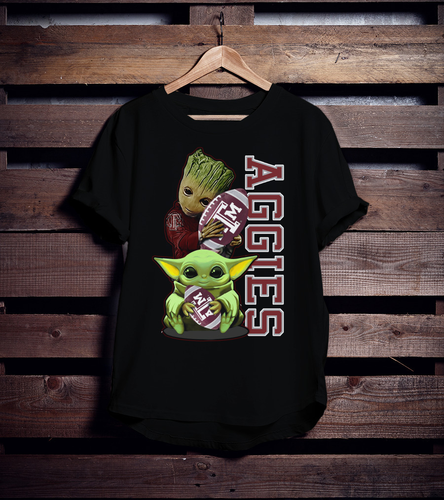 Grzd Texas A&M Aggies Groot And Baby Yoda Holding Football T-Shirt