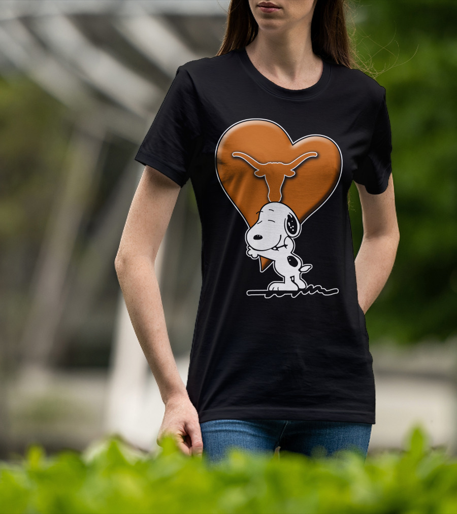 Snoopy Love Texas Longhorns Heart Snoopy Hug T-Shirt