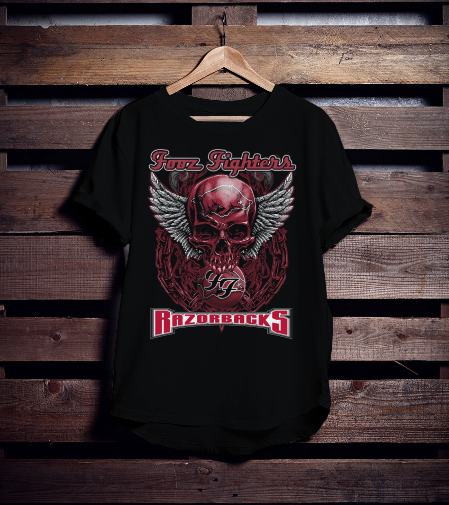 Fooz Fighters Arkansas Razorbacks Skull With Wings And Chains T-Shirt