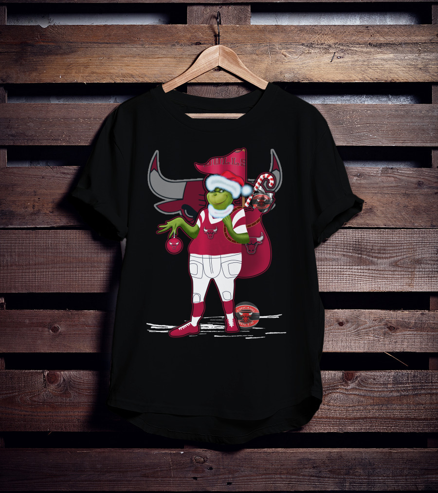 Grinchxmas Chicago Bulls Holiday Character With Santa Hat And Candy Cane T-Shirt