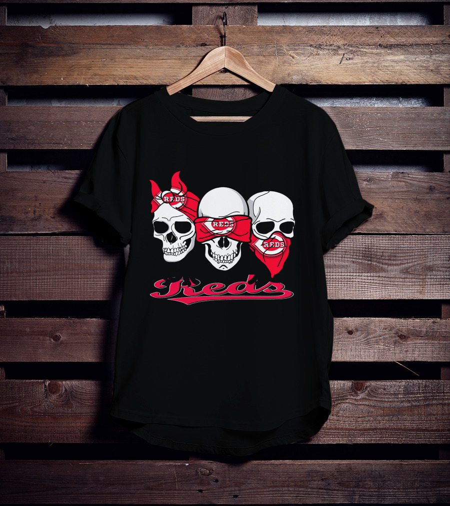 3 Skull Reds Bandana Cincinnati T-Shirt