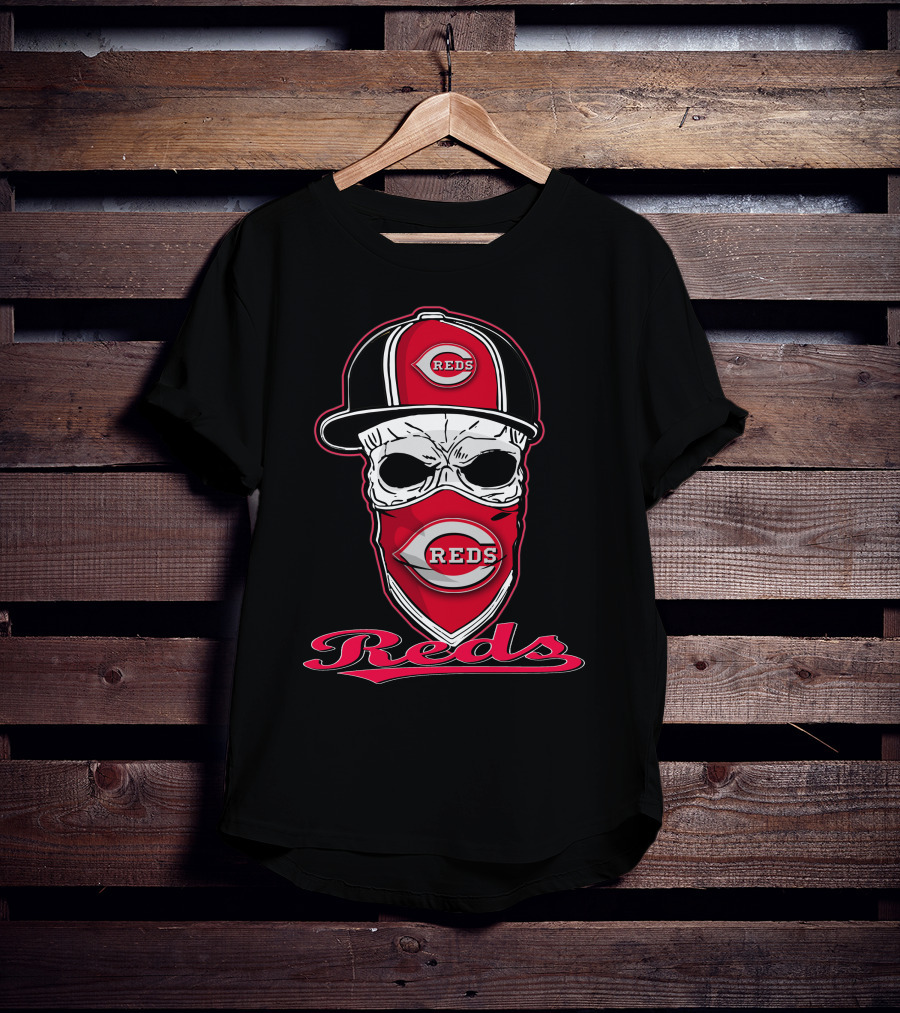 Reds Skull Hat Cincinnati Reds T-Shirt