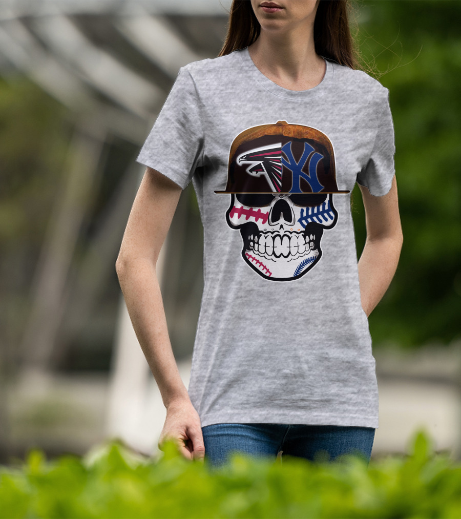 Atlanta Falcons New York Yankees Skull Baseball Football Fusion T-Shirt