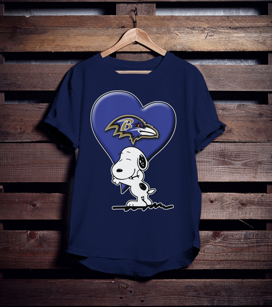Snp V1 Baltimore Ravens Heart And Snoopy Hug T-Shirt