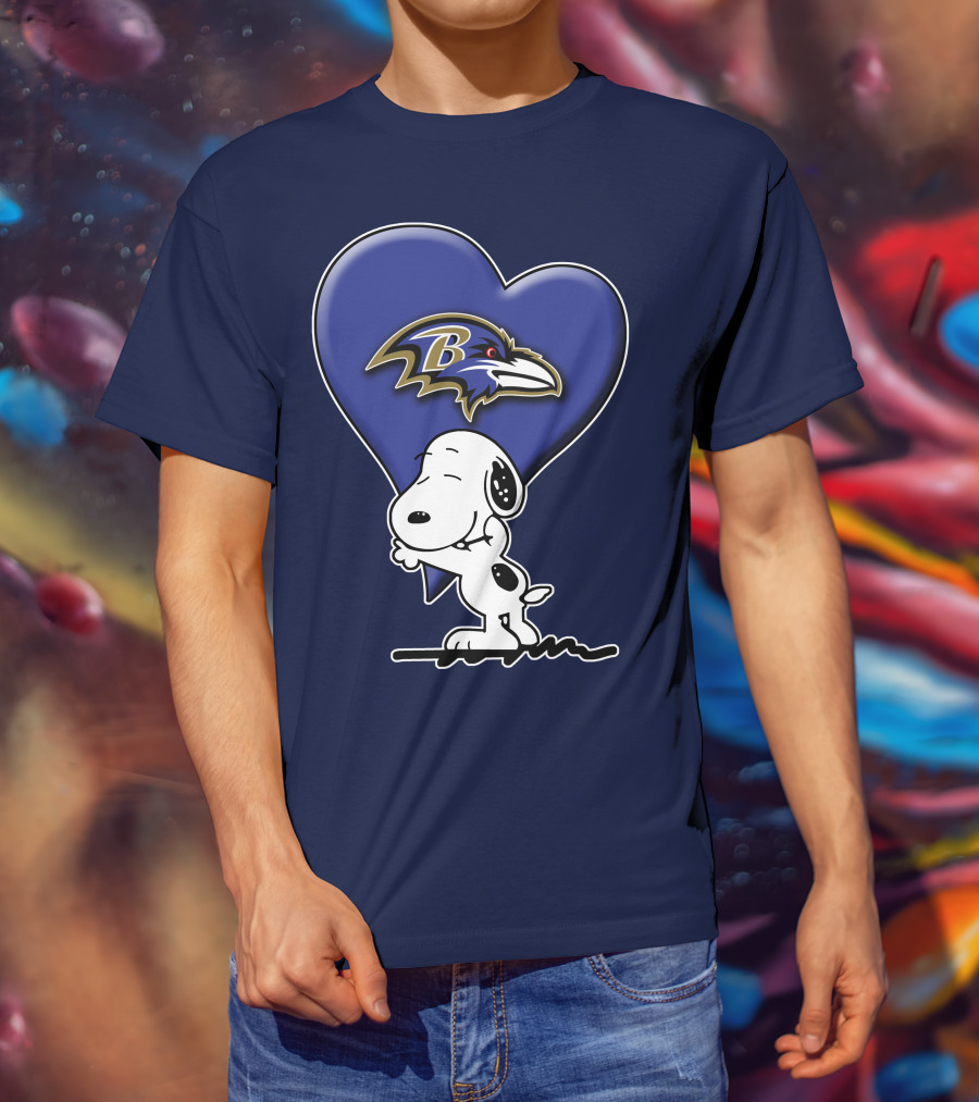 Snp V1 Baltimore Ravens Heart And Snoopy Hug T-Shirt
