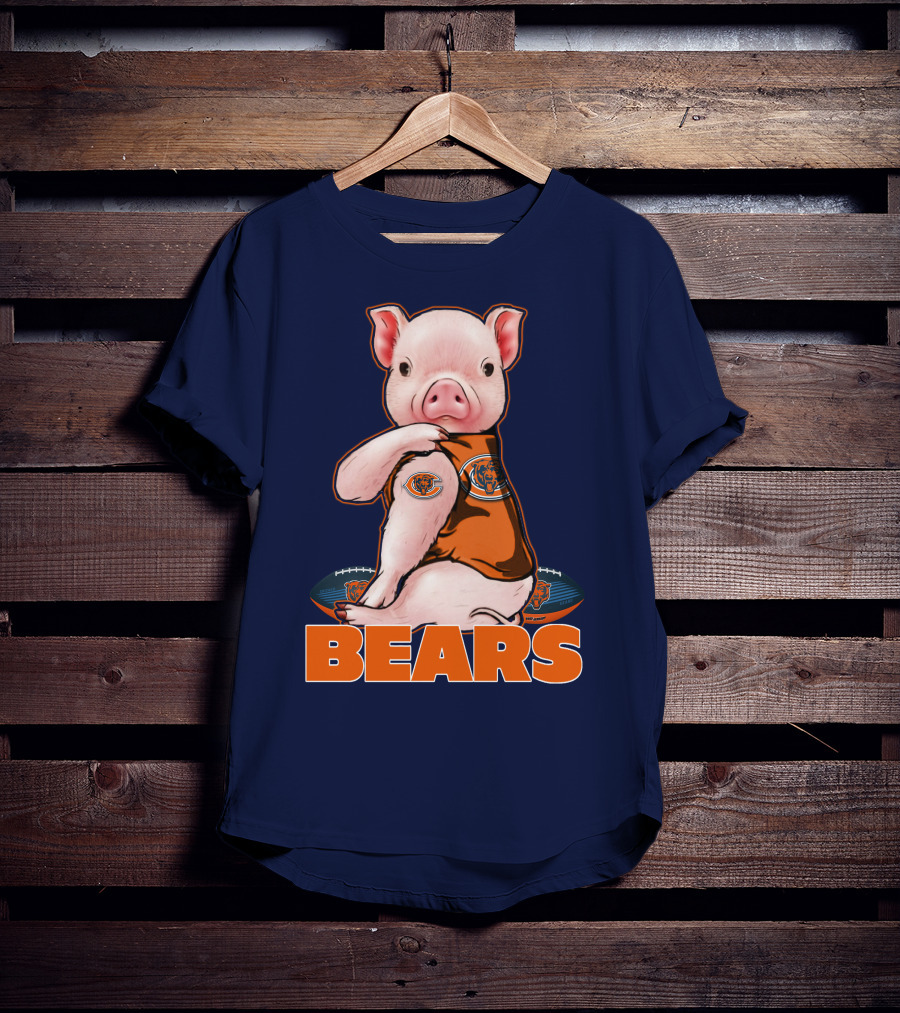 Pig In Chicago Bears Jersey With Football And Logo BEARS T-Shirt