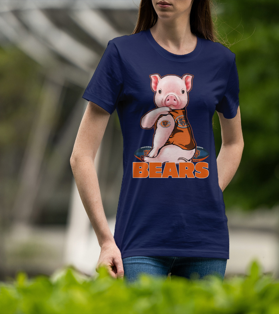 Pig In Chicago Bears Jersey With Football And Logo BEARS T-Shirt