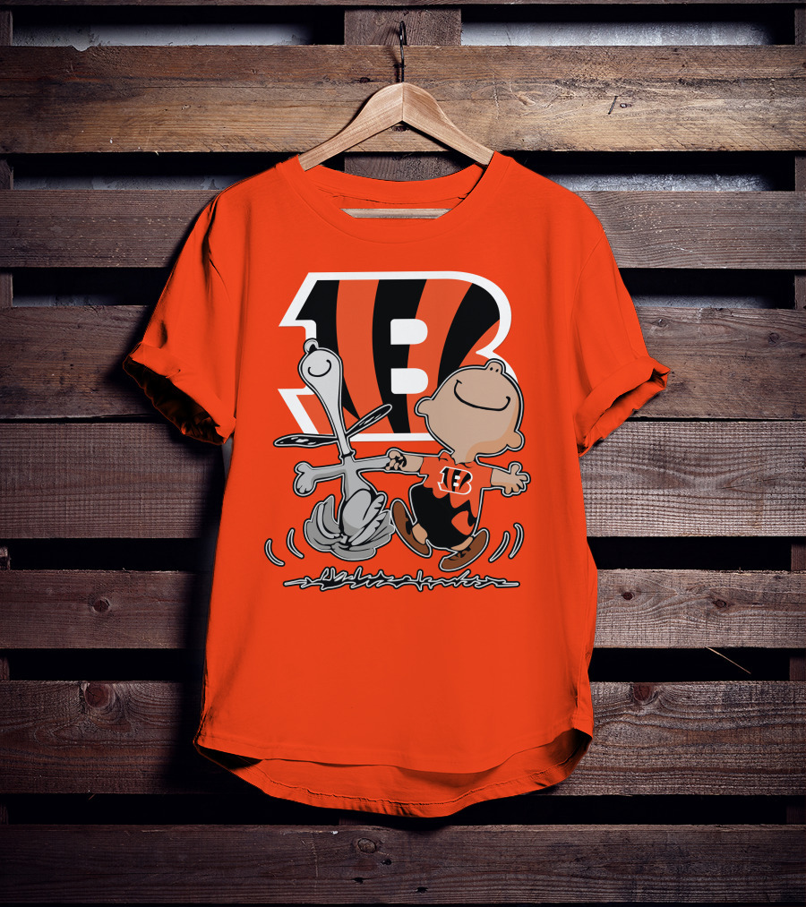 Cincinnati Bengals Peanuts Collaboration With Snoopy And Charlie Brown Dancing T-Shirt