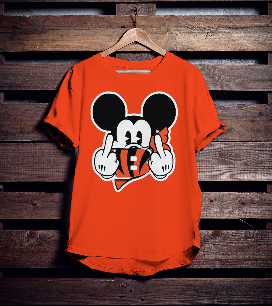 Cincinnati Bengals 29 Mickey Mouse Football Fan Gesture T-Shirt