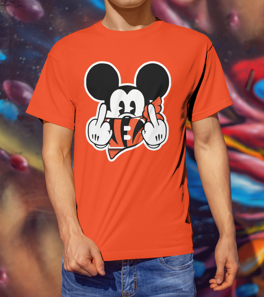 Cincinnati Bengals 29 Mickey Mouse Football Fan Gesture T-Shirt