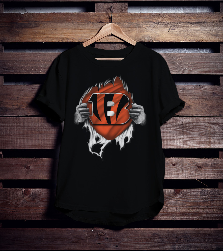 Torn B Logo Cincinnati Bengals Fan T-Shirt