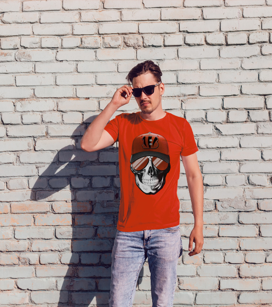 Cincinnati Bengals Skull With Team Logo Hat And Sunglasses T-Shirt