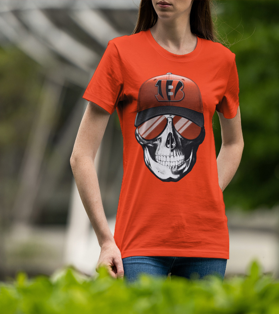 Cincinnati Bengals Skull With Team Logo Hat And Sunglasses T-Shirt