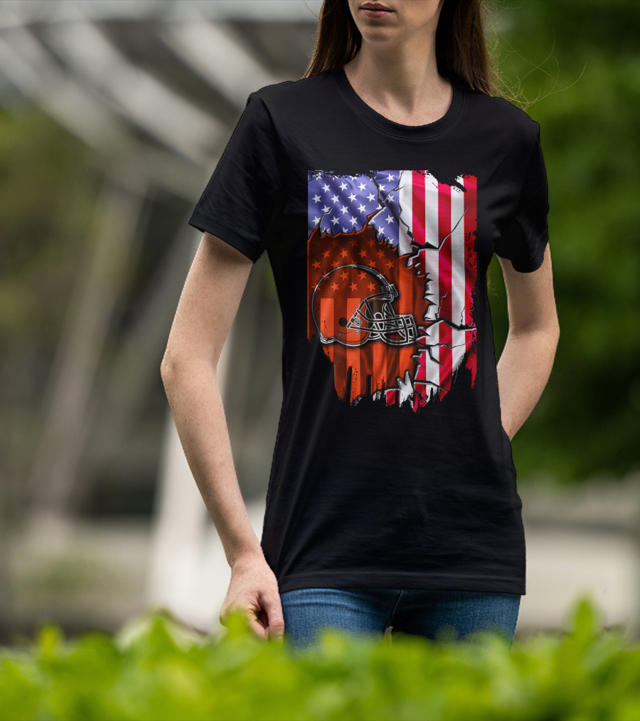 Cleveland Browns Helmet American Flag T-Shirt