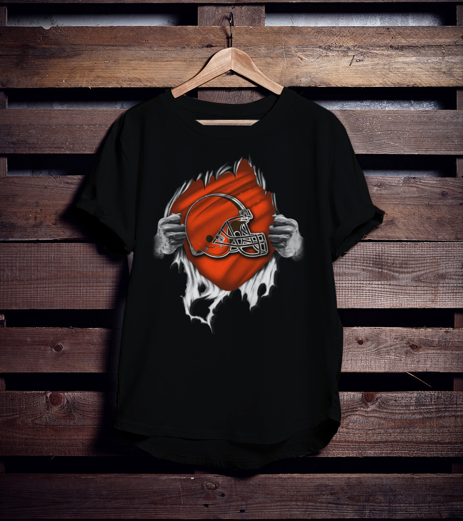 CLEVELAND BROWNS Torn Helmet Ripped T-Shirt