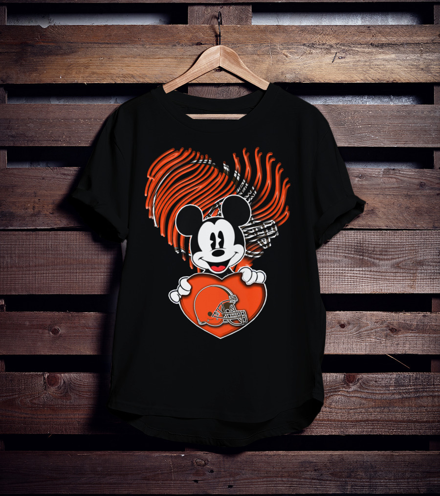 Mick Holding Cleveland Browns Heart Fingerprint Background T-Shirt