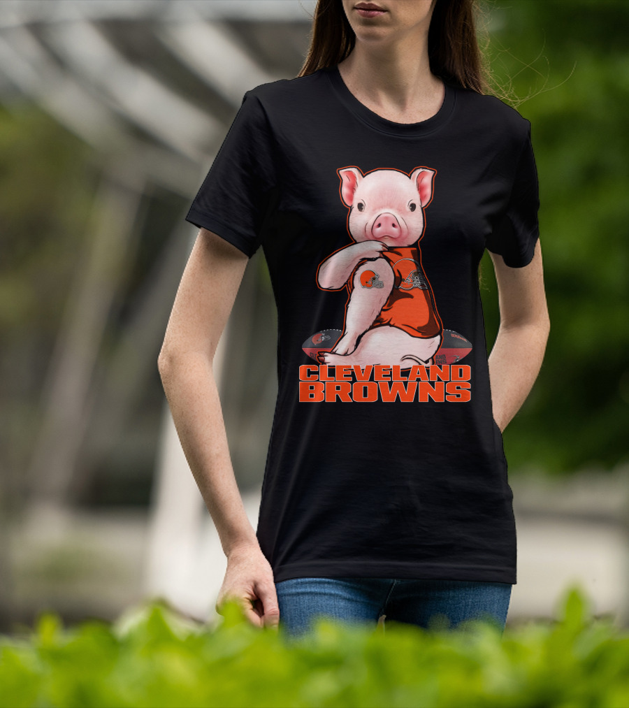 Cleveland Browns Pig With Team Logo Jersey And Football T-Shirt