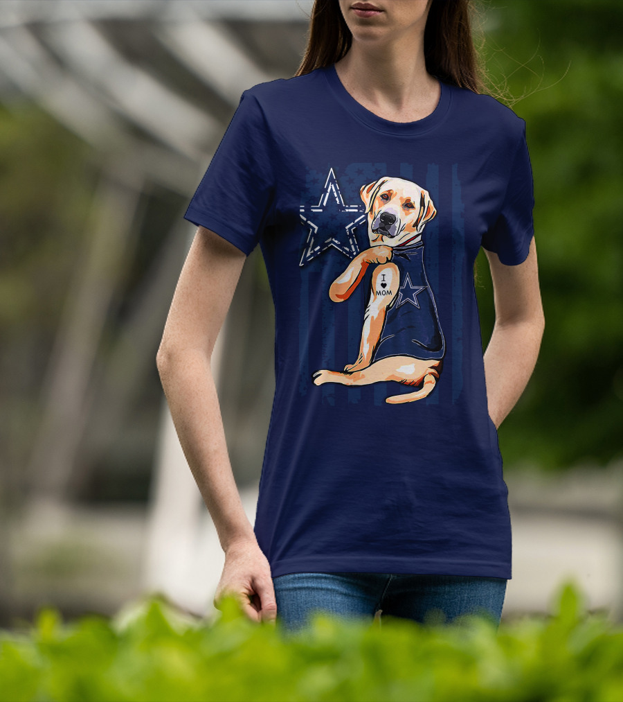 Labrador Retriever Loves Mom Dallas Cowboys Fan T-Shirt