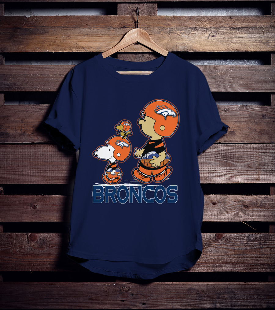 Snpfootball Denver Broncos Peanuts Characters Helmet T-Shirt