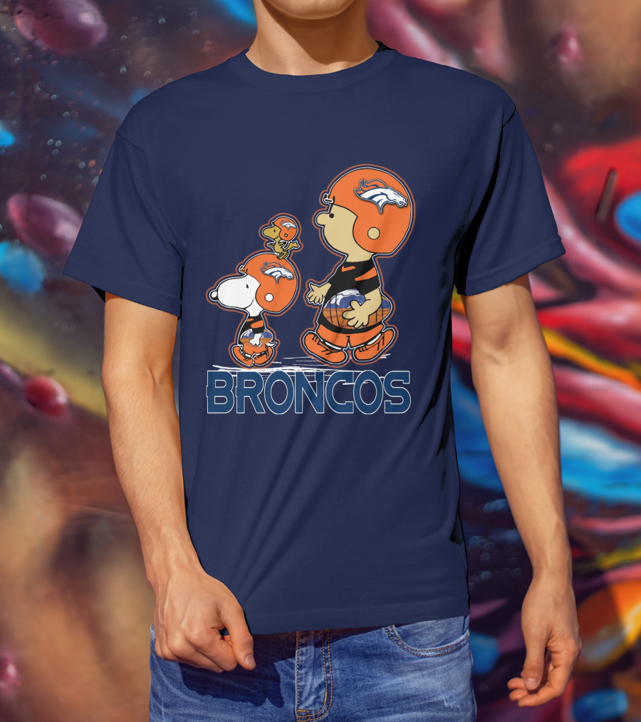 Snpfootball Denver Broncos Peanuts Characters Helmet T-Shirt