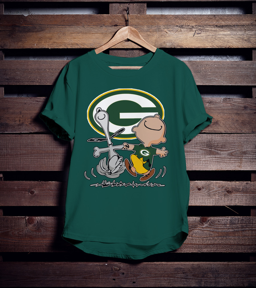 Green Bay Packers Snoopy Charlie Brown Fan Celebration T-Shirt