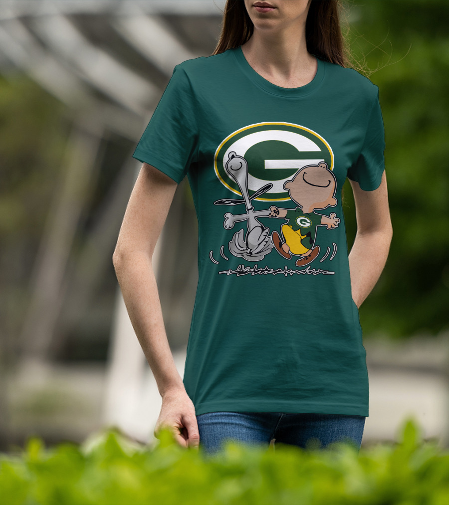 Green Bay Packers Snoopy Charlie Brown Fan Celebration T-Shirt