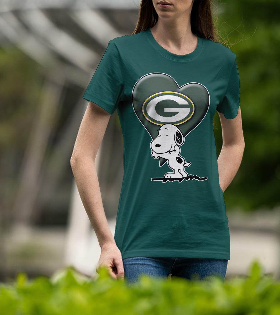 Snoopy Hugging Heart With Green Bay Packers T-Shirt