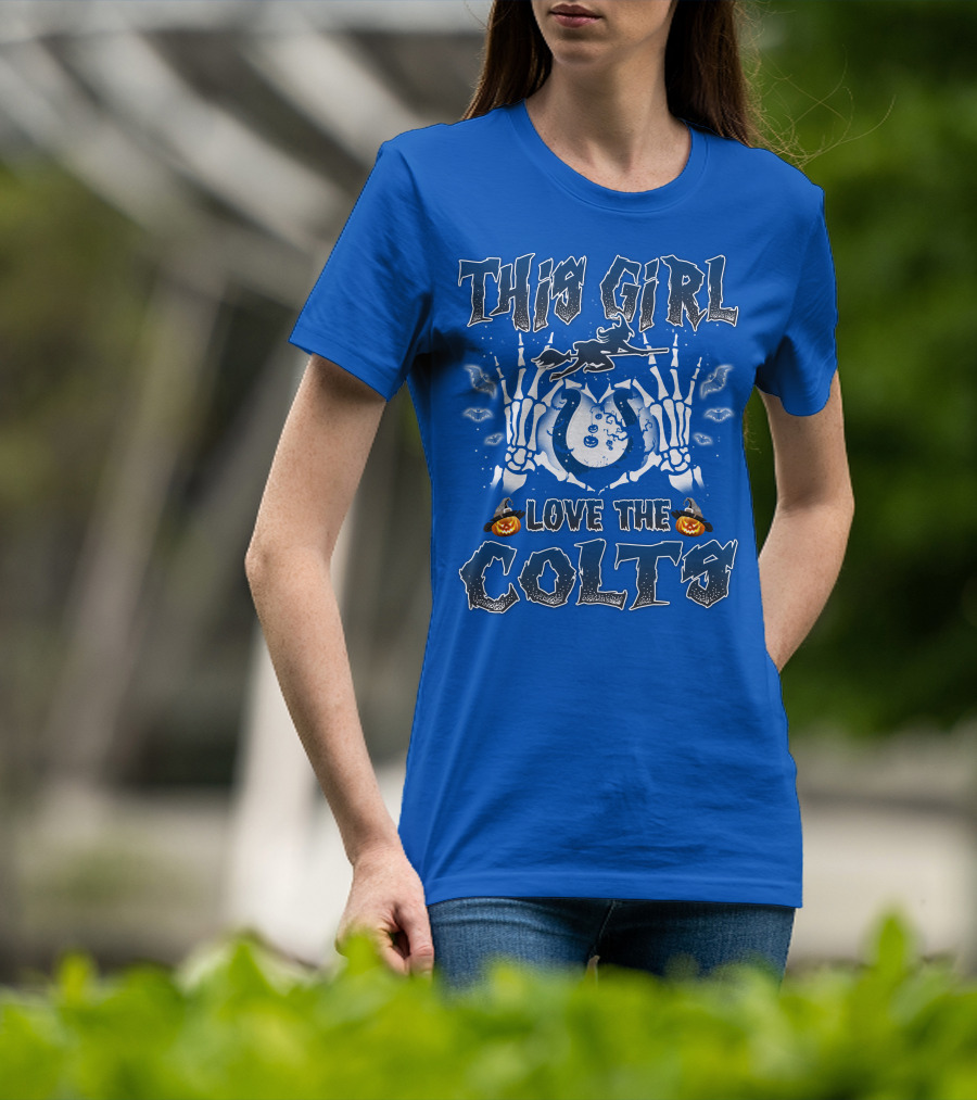 This Girl Love The Colts Halloween Skeleton Hands Pumpkin T-Shirt