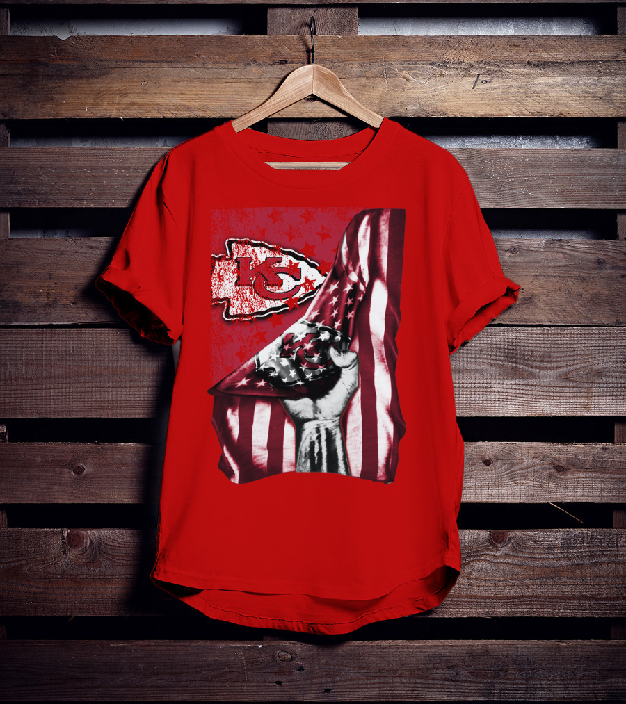 Kansas City Chiefs Arrowhead With American Flag Motif T-Shirt