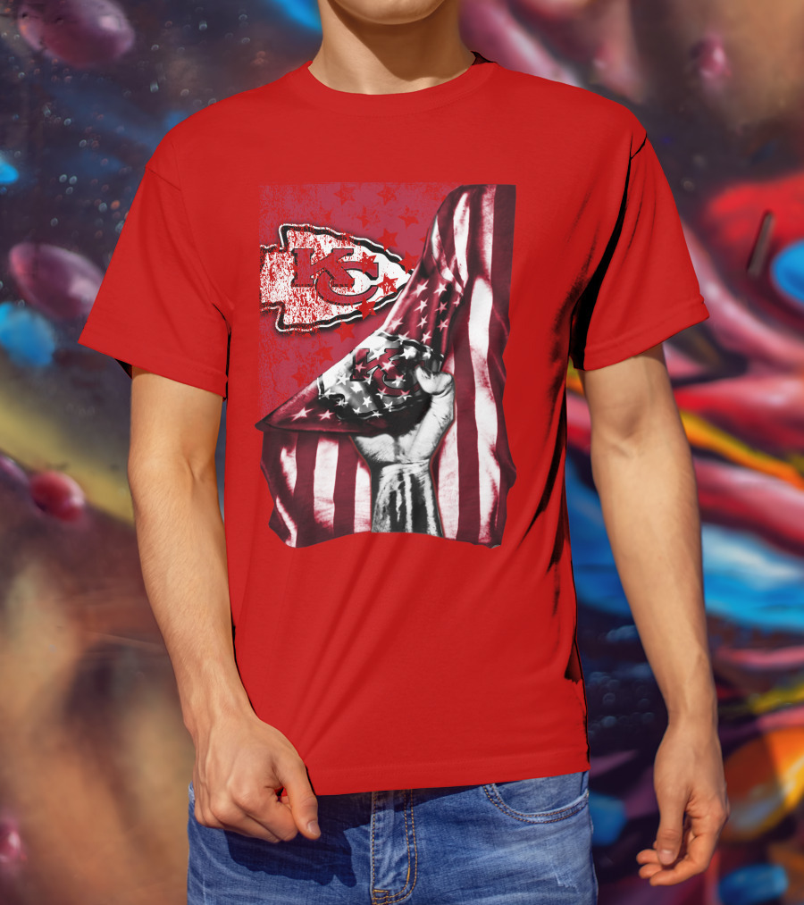 Kansas City Chiefs Arrowhead With American Flag Motif T-Shirt