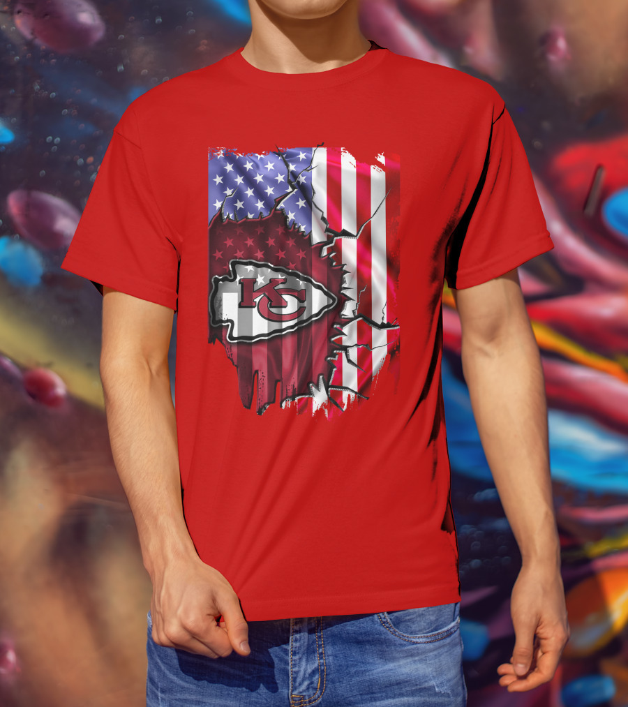 Kansas City Chiefs Logo With American Flag Background T-Shirt