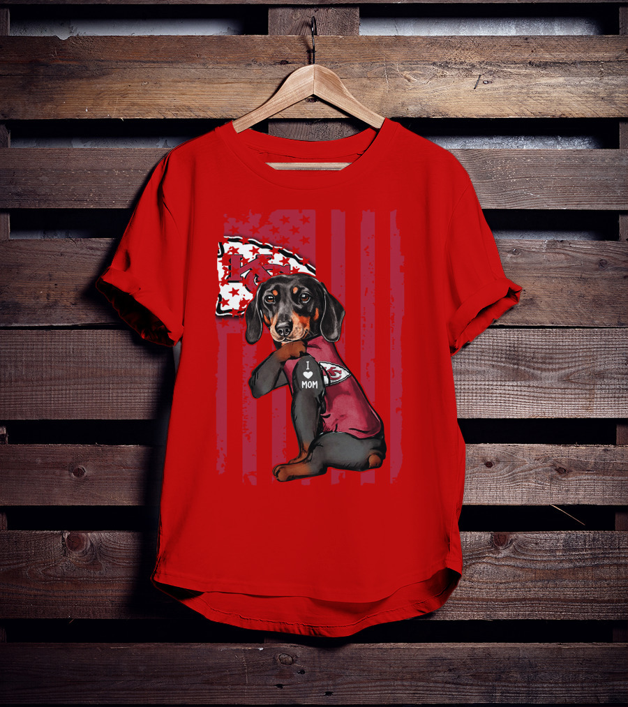 Dachshund I Love Mom Kansas City Chiefs Fan Flag T-Shirt