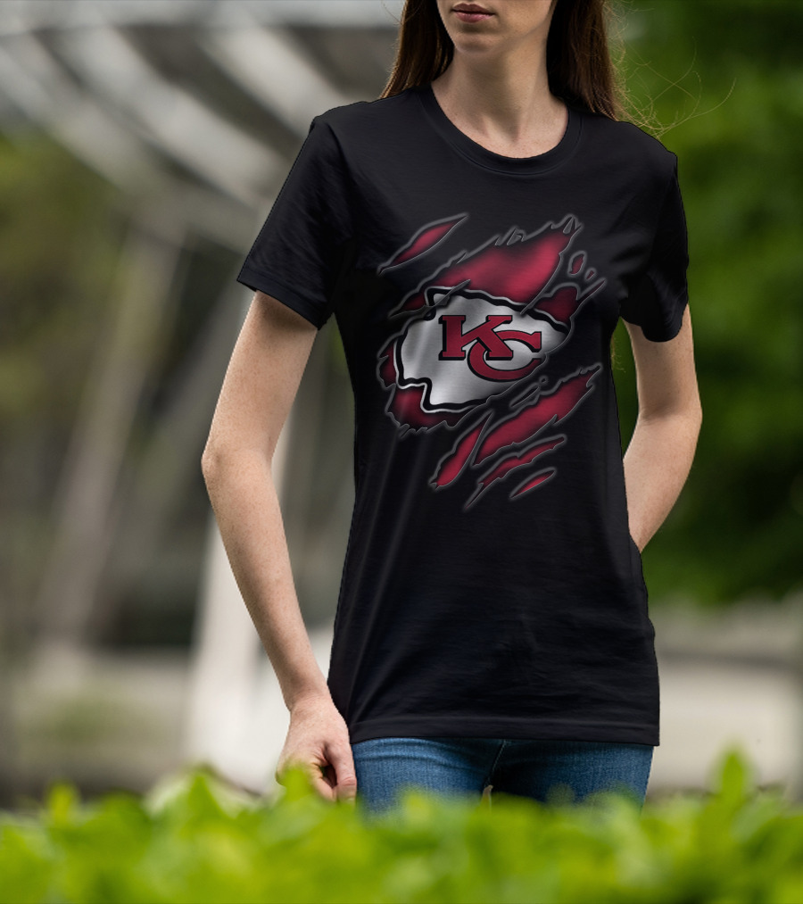 Torn Kansas City Chiefs KC Arrowhead Logo Tear Effect T-Shirt
