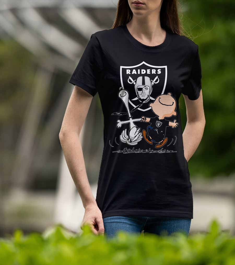 Snoopy And Charlie Brown Dancing In Front Of Oakland Raiders T-Shirt