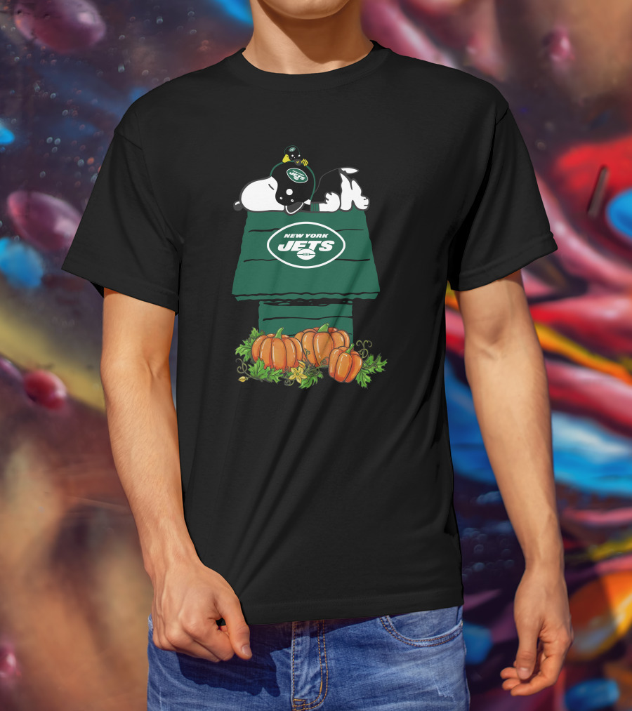 New York Jets Snoopy Resting On Pumpkin Doghouse T-Shirt