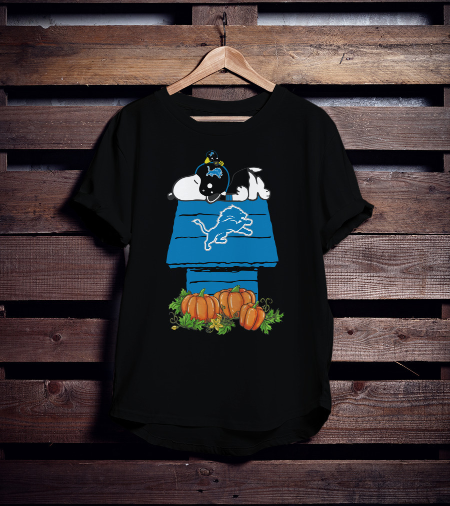 Detroit Lions Snoopy Pumpkin Halloween Peanuts Football Charlie Brown Doghouse T-Shirt