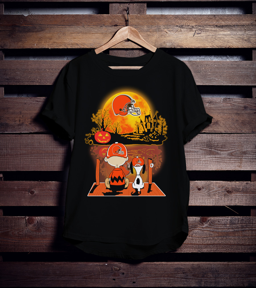 Cleveland Browns Halloween Snoopy Charlie Brown Pumpkin Moon Scene T-Shirt
