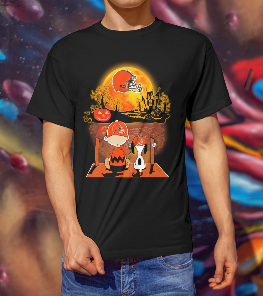 Cleveland Browns Halloween Snoopy Charlie Brown Pumpkin Moon Scene T-Shirt