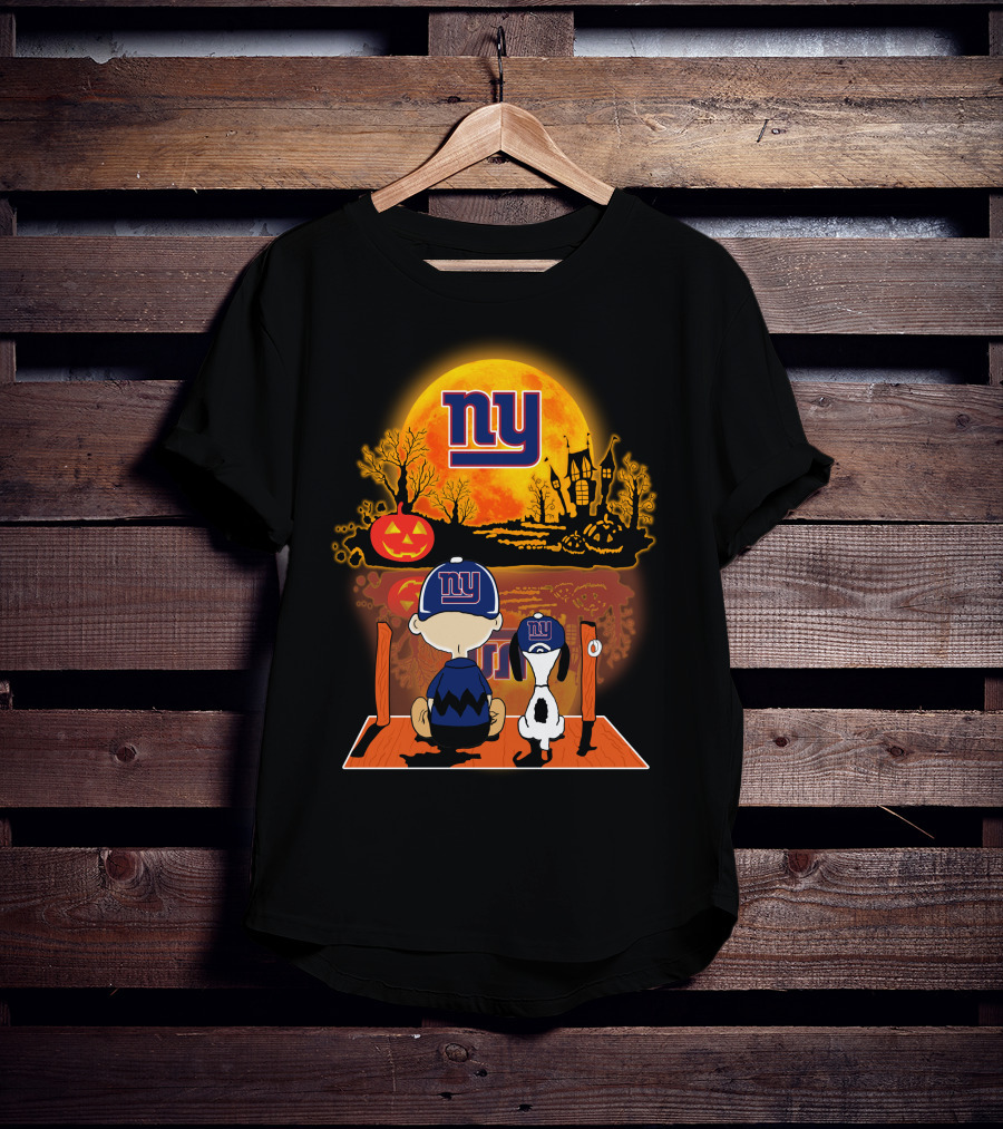 New York Giants Snoopy And Charlie Brown Halloween Pumpkin Scene T-Shirt