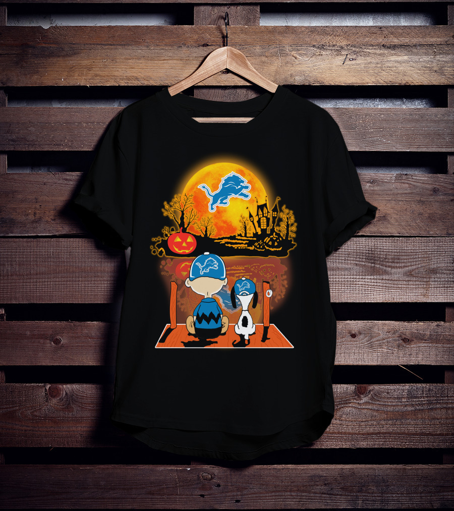 Detroit Lions Snoopy Charlie Brown Halloween Pumpkin Moon Scene T-Shirt