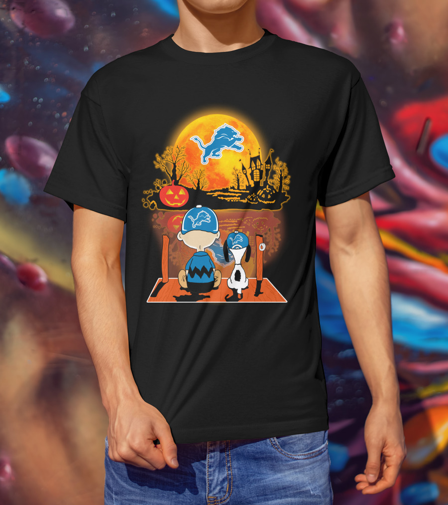 Detroit Lions Snoopy Charlie Brown Halloween Pumpkin Moon Scene T-Shirt