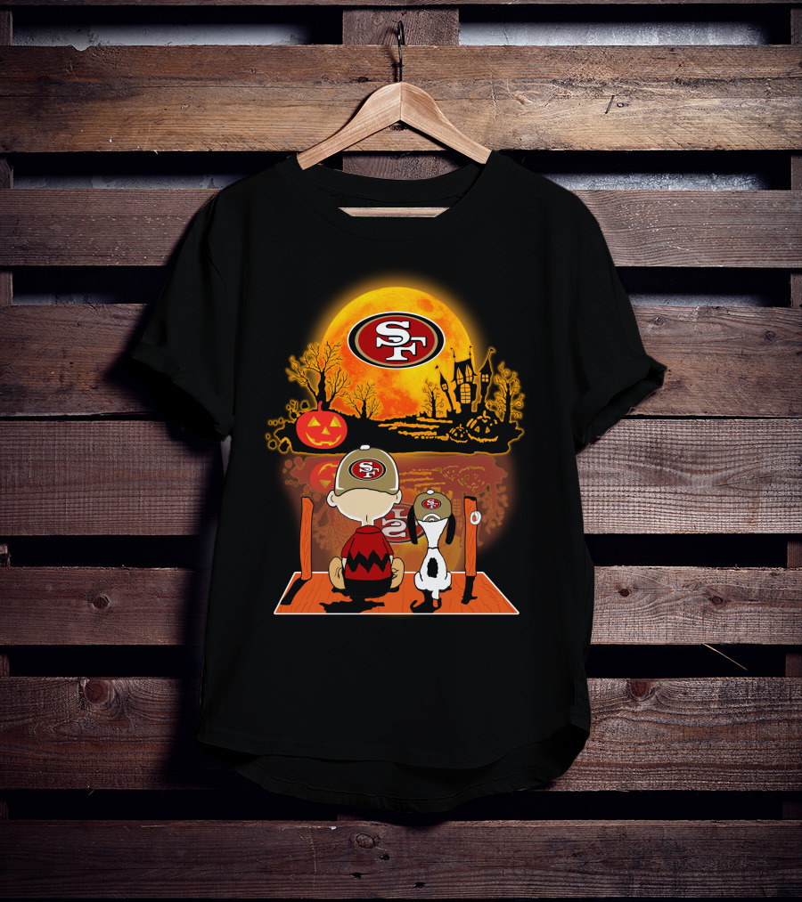 San Francisco 49ers Snoopy Charlie Brown Pumpkin Halloween Moon Scene T-Shirt
