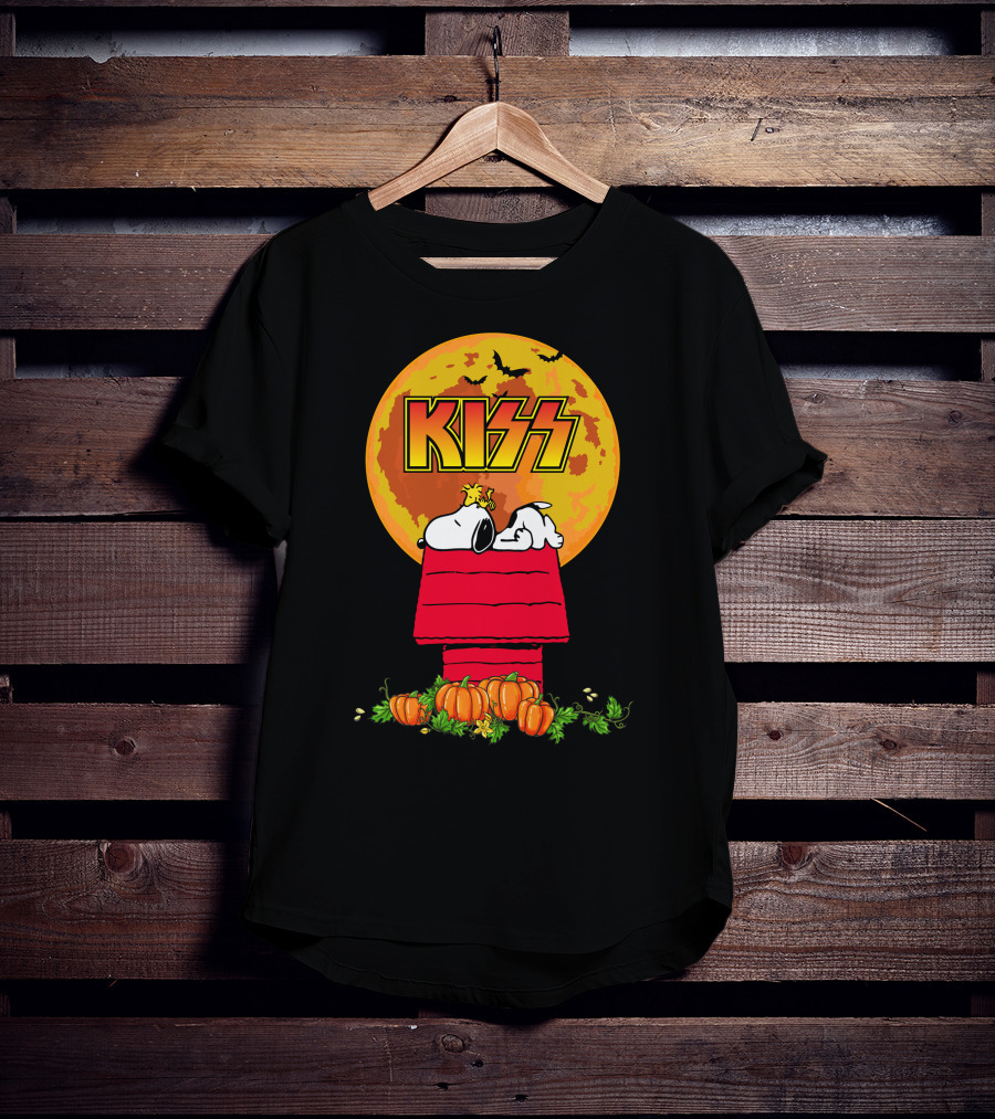 KISS Snoopy Halloween Pumpkin Moon Scene T-Shirt