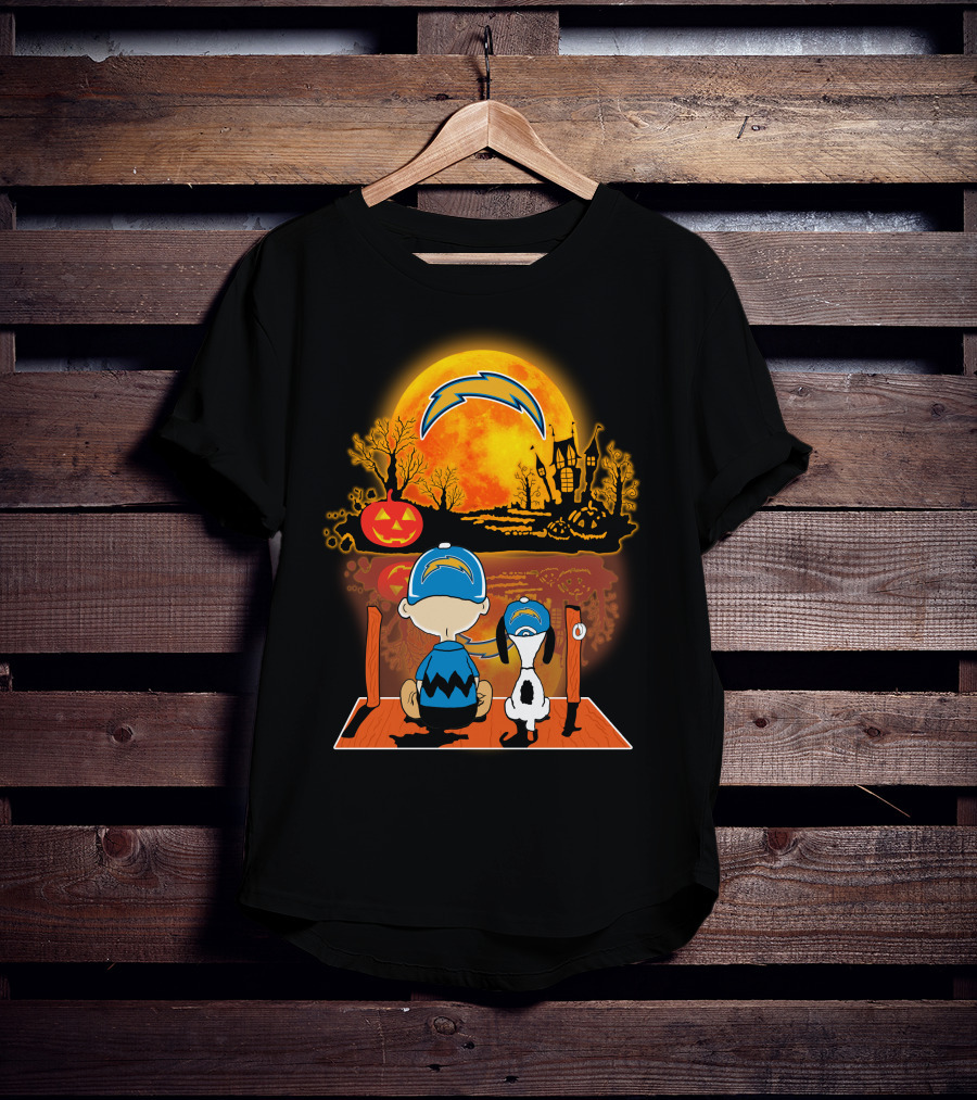 Los Angeles Chargers Charlie Brown Snoopy Pumpkin Moon Halloween Scene T-Shirt