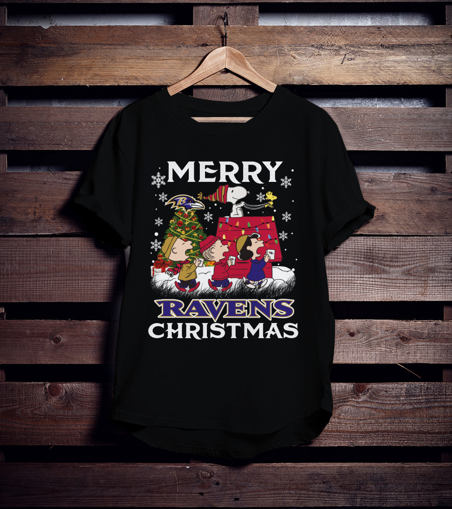 Baltimore Ravens Snoopy Merry Christmas Peanuts Lucy Linus Woodstock T-Shirt