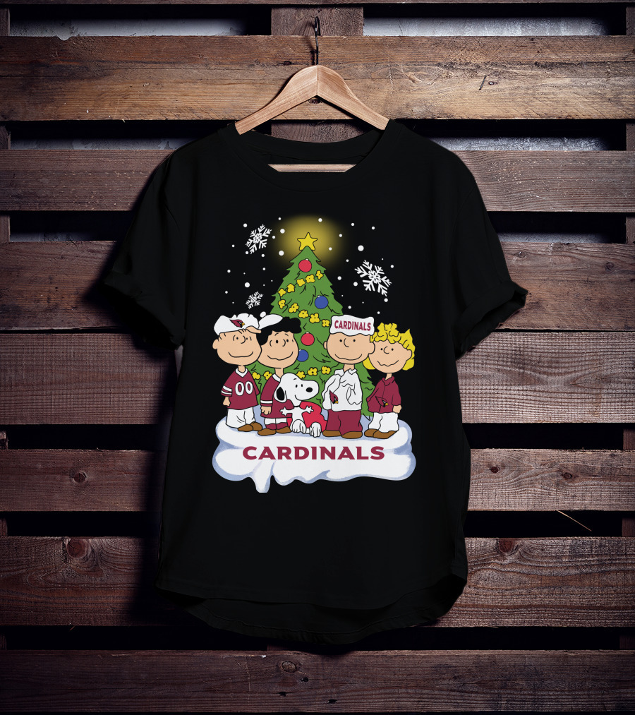 Snoopy Cardinals Christmas Peanuts Gang T-Shirt